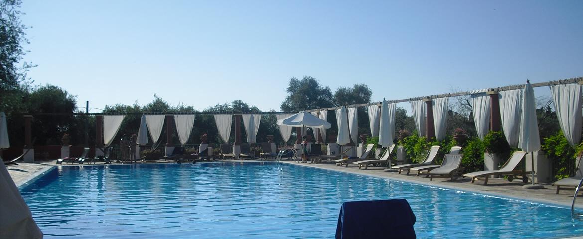 Piscina con solarium