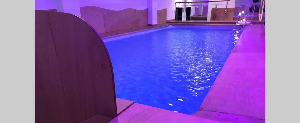 Piscina riscaldata e coperta